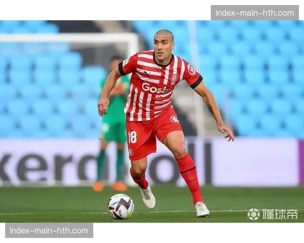 赫罗纳俱乐部宣布与体育总监达成续约协议